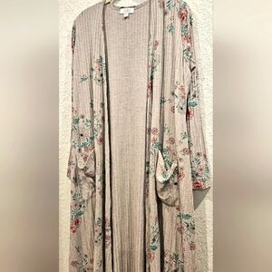 LuLaRoe Long Sleeve Gray Floral Duster size Medium NWOT
